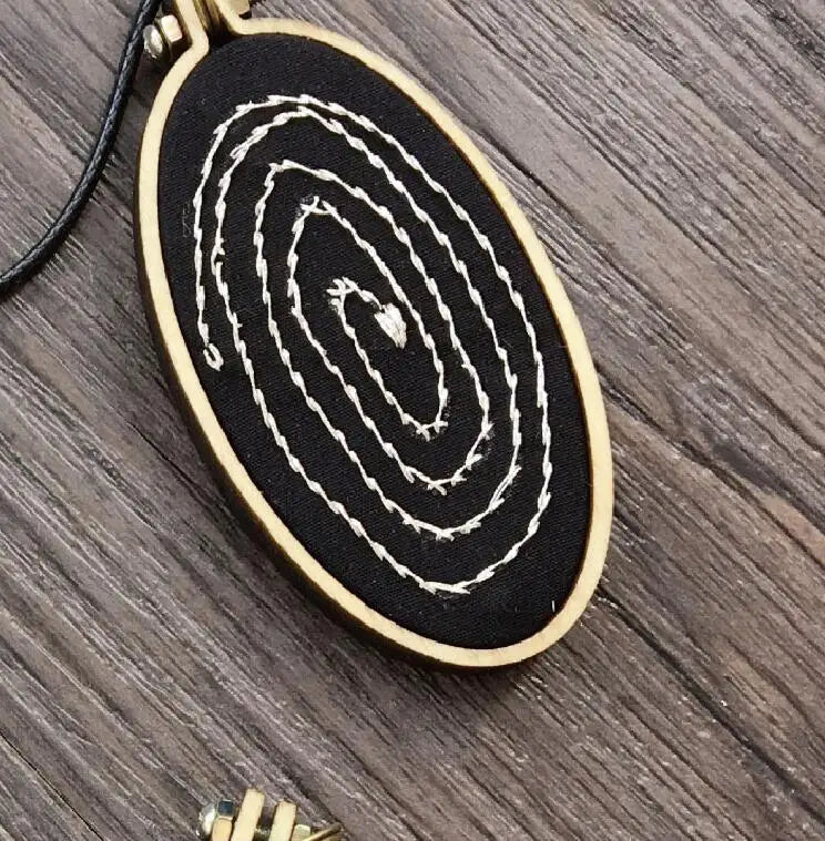 Mini Wood Embroidery Hoop Pendant Laser Cut Embroidery Frame Tiny Stitching Jewelry Hoop For Necklace Oval And Round