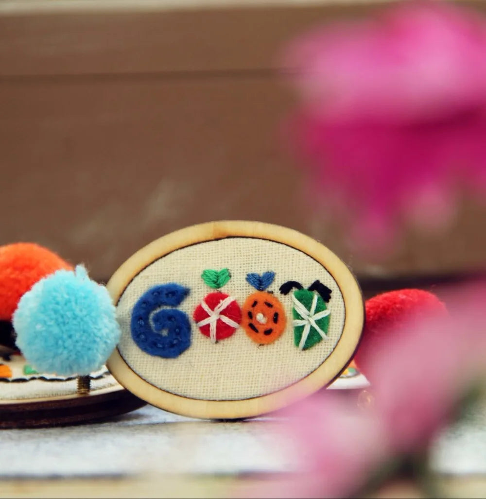 Mini Wood Embroidery Hoop Pendant Laser Cut Embroidery Frame Tiny Stitching Jewelry Hoop For Necklace Oval And Round