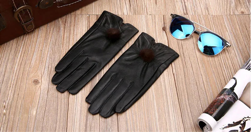 Genuine Leather Glove Women Warm Fashhion Winter Ladies Hand Warmer Gloves With Natural Mink Fur Ball Luxury Glove With Finger