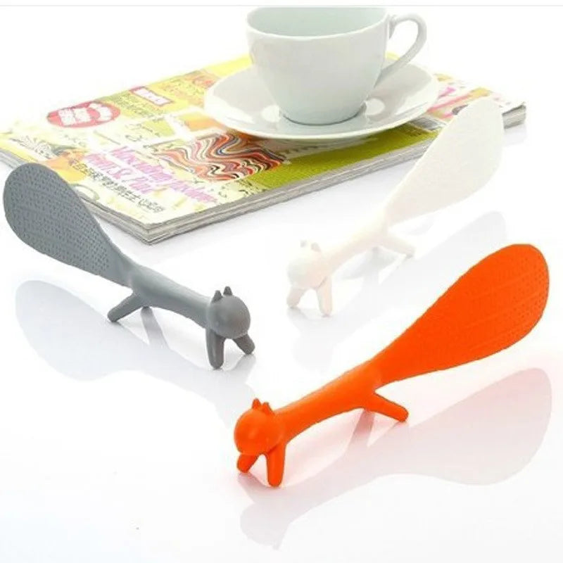 3 colors Lovely Kitchen Supplie Squirrel Shaped Ladle Non Stick Rice Paddle Meal Spoon Random Color