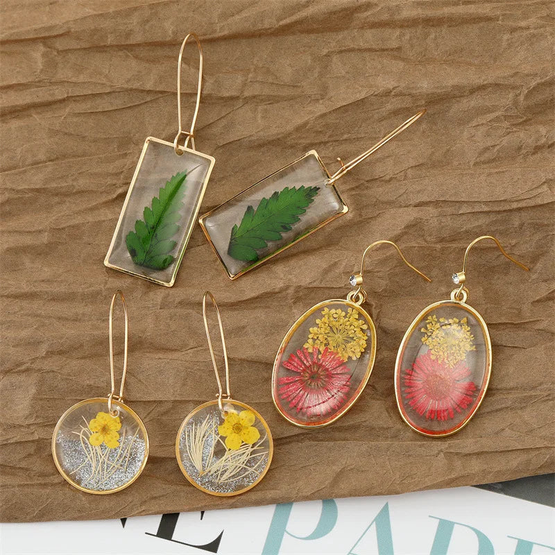 Unique Dried Flower Earrings Women Fashion Colorful Real Floral Earrings Creative Resin Epoxy Immortal Flower Earrings Jewelry