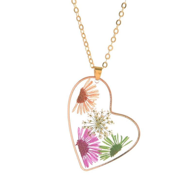 Plated Frame Fresh Real Dried Flower Resin Pendant Necklace Daisy Forget-Me-Not Blossm Petal Drop Dangle Necklace for Women Gift