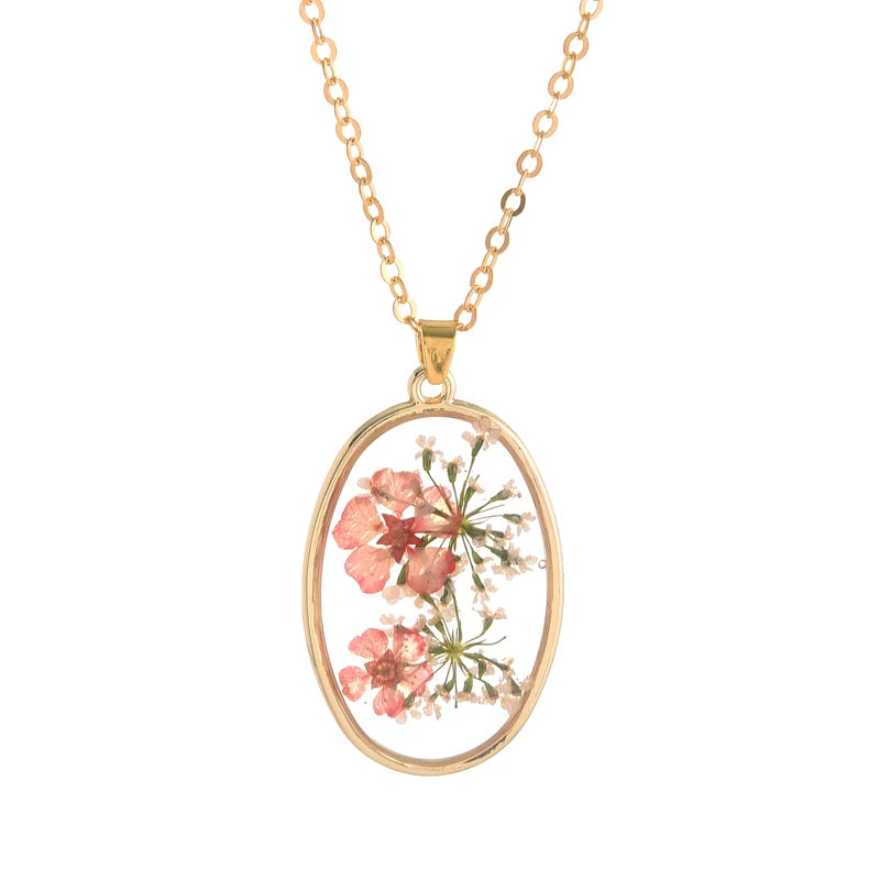 Plated Frame Fresh Real Dried Flower Resin Pendant Necklace Daisy Forget-Me-Not Blossm Petal Drop Dangle Necklace for Women Gift