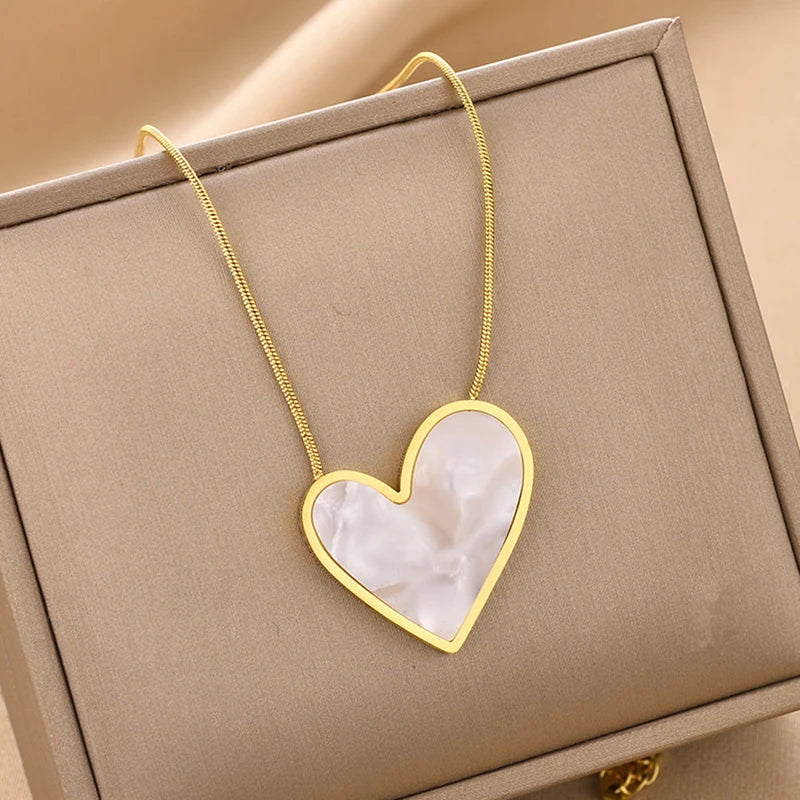 Do Not Fade White Black Shell Heart Stainless Steel Pendant Necklace for Women Luxury Korean Fashion Aesthetic Chains Necklaces