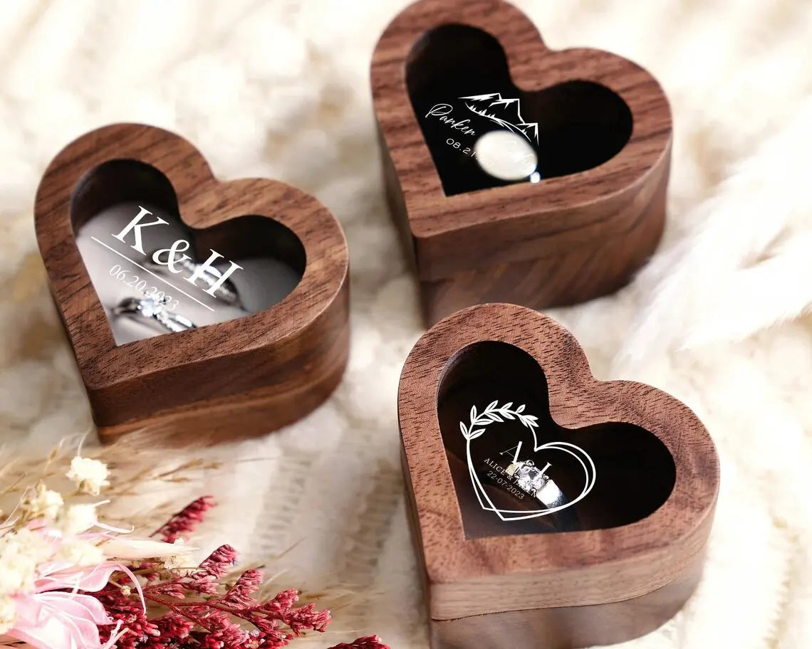 1PCS Free Engraving Custom Love Heart Shaped Walnut Wood Ring Box for Wedding Ceremony Jewelry Box Storage Proposal Wedding Gift