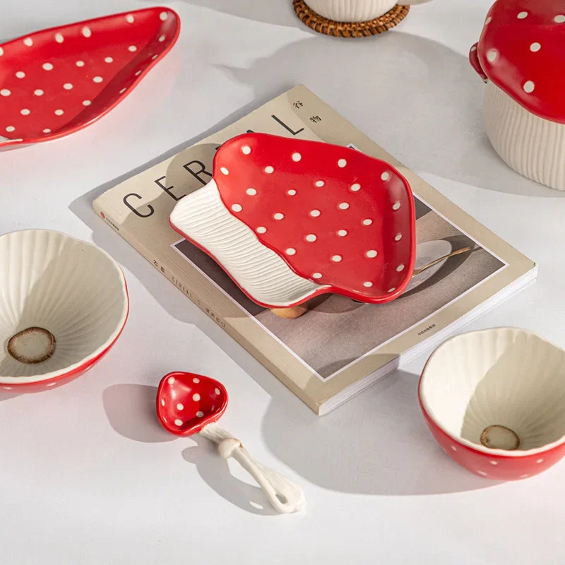 Cute Creative Plate Ceramic Mushroom Shape Restaurant Homehold Vegetable Fruit Cake Bread Dessert Plates Kitchen Supplies