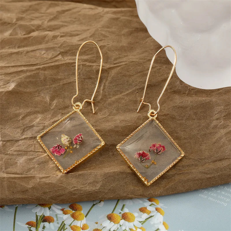 Unique Dried Flower Earrings Women Fashion Colorful Real Floral Earrings Creative Resin Epoxy Immortal Flower Earrings Jewelry