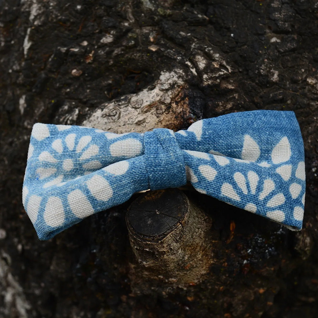 1 Pcs of handmade tie-dye indigo bow hair clips cute hair accessories clip spring clip simple fabric with ethnic style