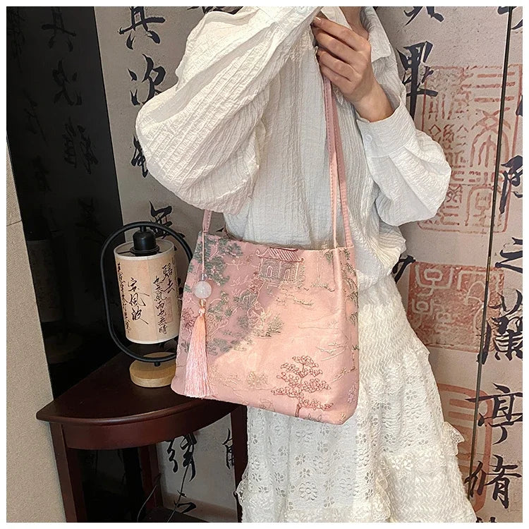 Exquisite Retro Embroidery Shoulder Bags High Quality Sense of Luxury Unique Design Tote Bags for Women 2024 Hot Chinese Style