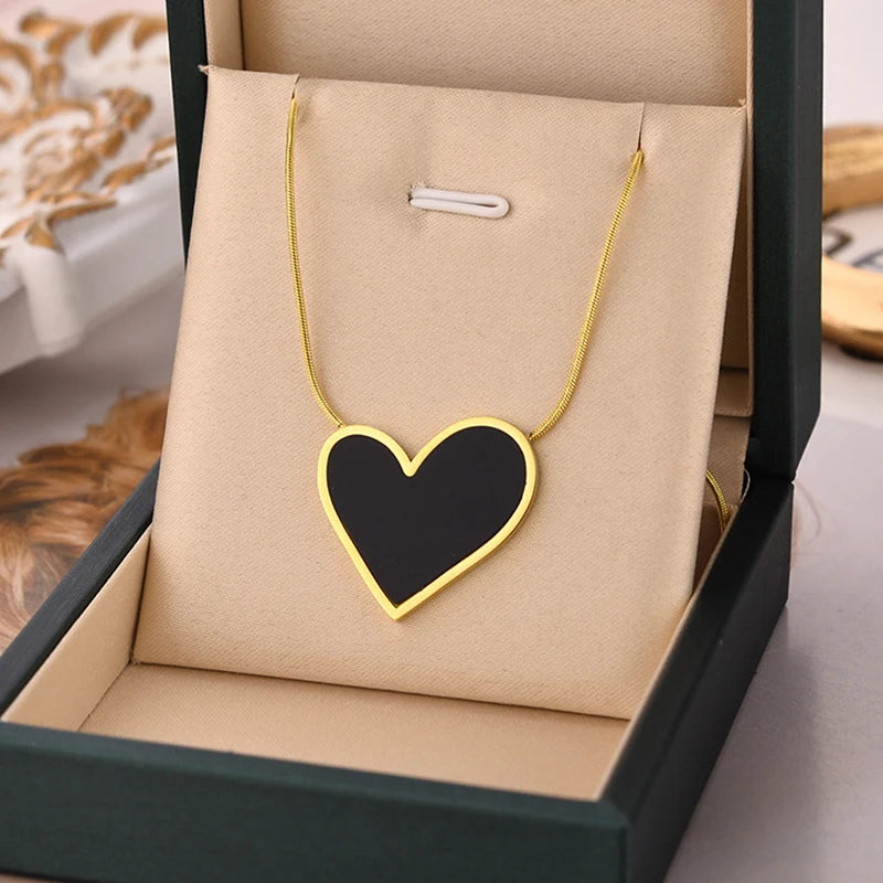 Do Not Fade White Black Shell Heart Stainless Steel Pendant Necklace for Women Luxury Korean Fashion Aesthetic Chains Necklaces