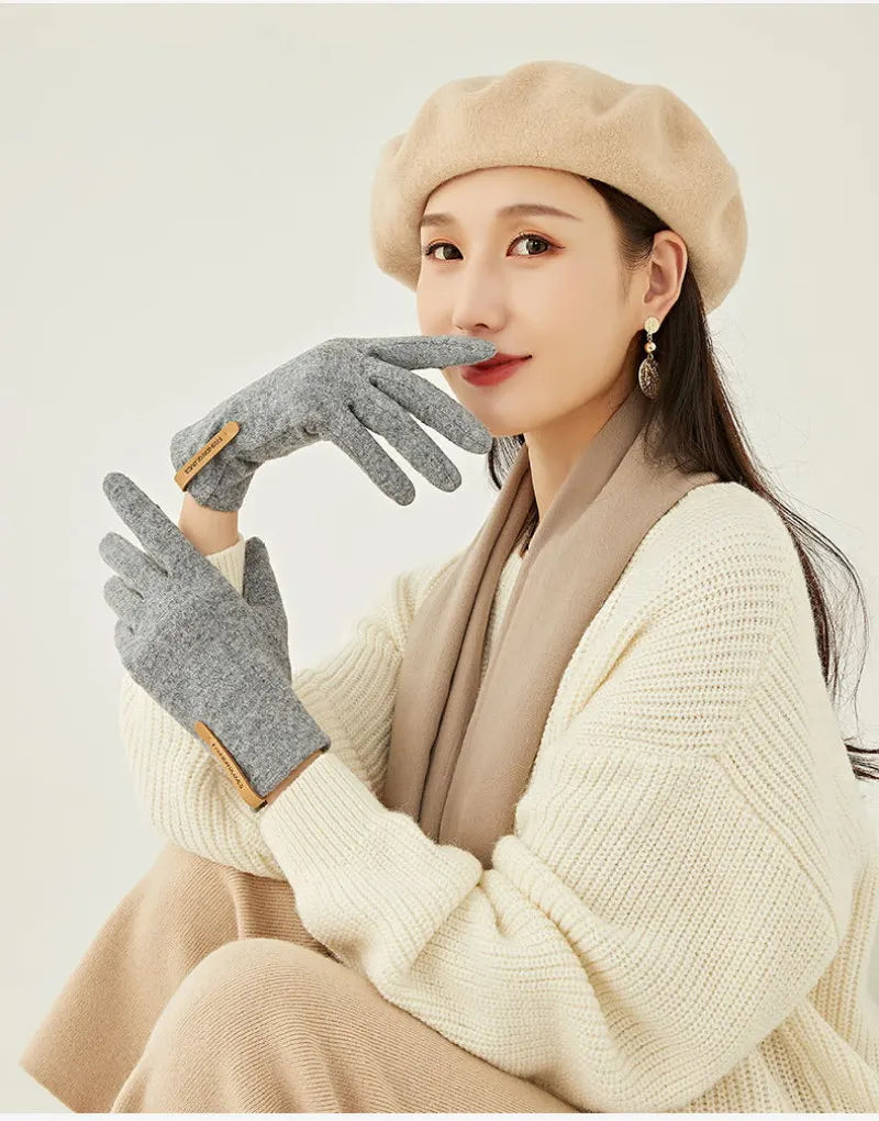 Women Autumn Winter Keep Warm Touch Screen Thin Cashmere Gloves Cycling Drive Fashion Elegant Letter Mark Windproof