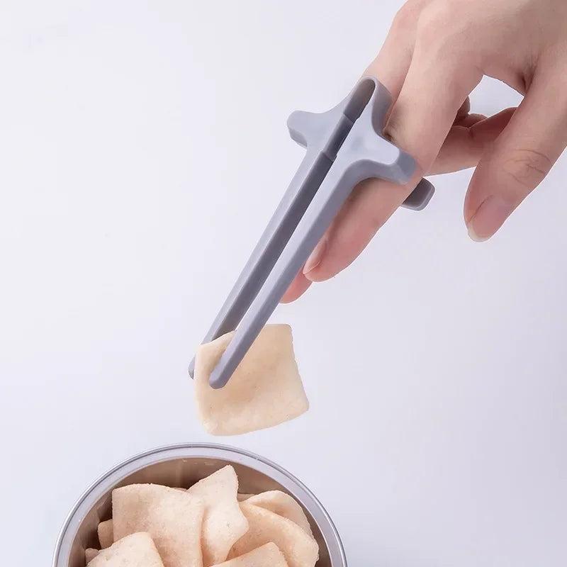 Play Games Finger Chopsticks Phone Accessory Kitchen Tool Lazy Assistant Clip Snacks Not Dirty Hand Free Hands Snack Chopsticks