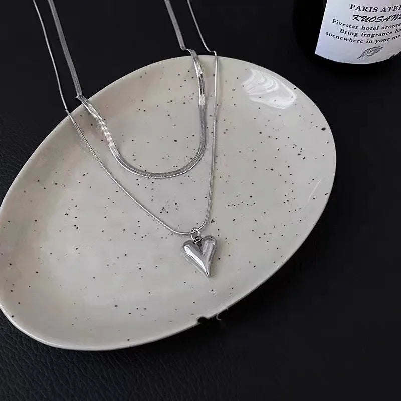 New Cross-border Couple Cavicle Chain Geometric Heart-shaped Light Luxury Temperament Simple Sweet Love Pendant Necklace Jewelry