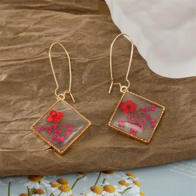 Unique Dried Flower Earrings Women Fashion Colorful Real Floral Earrings Creative Resin Epoxy Immortal Flower Earrings Jewelry