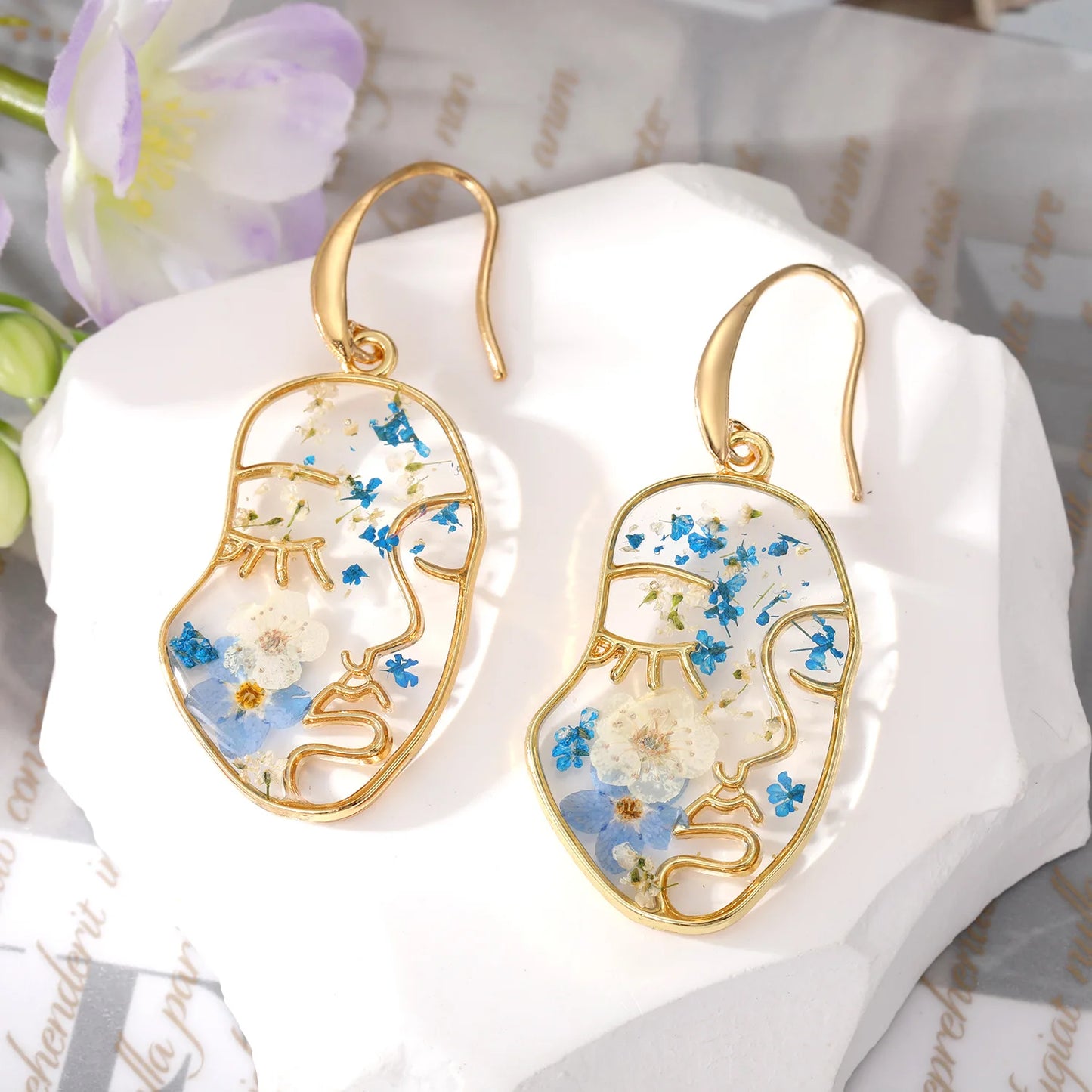 Unique Dried Flower Earrings Women Fashion Colorful Real Floral Earrings Creative Resin Epoxy Immortal Flower Earrings Jewelry