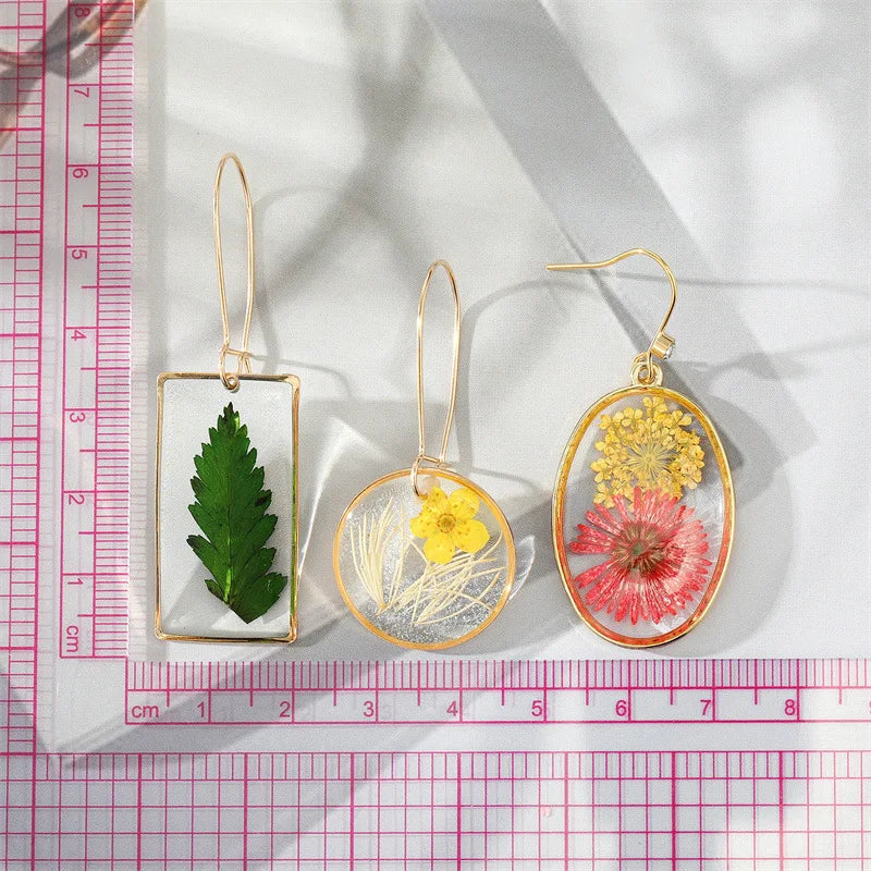 Unique Dried Flower Earrings Women Fashion Colorful Real Floral Earrings Creative Resin Epoxy Immortal Flower Earrings Jewelry