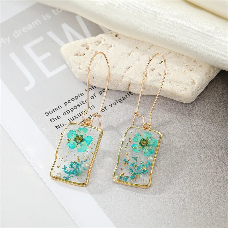 Unique Dried Flower Earrings Women Fashion Colorful Real Floral Earrings Creative Resin Epoxy Immortal Flower Earrings Jewelry