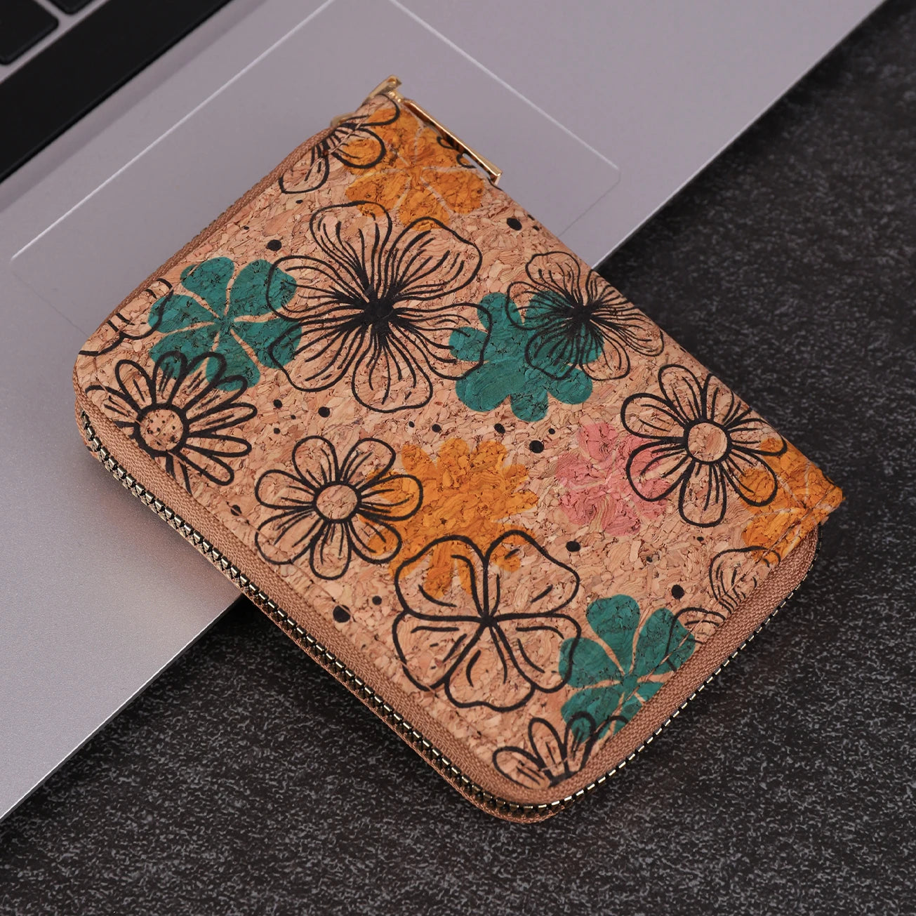 Fashionable Retro Short Wallet, Multifunctional And Versatile Card Holder, Ready To Go Out And Grab The Bag Together