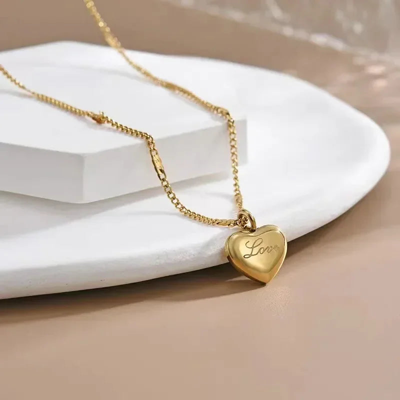 New Cross-border Couple Cavicle Chain Geometric Heart-shaped Light Luxury Temperament Simple Sweet Love Pendant Necklace Jewelry