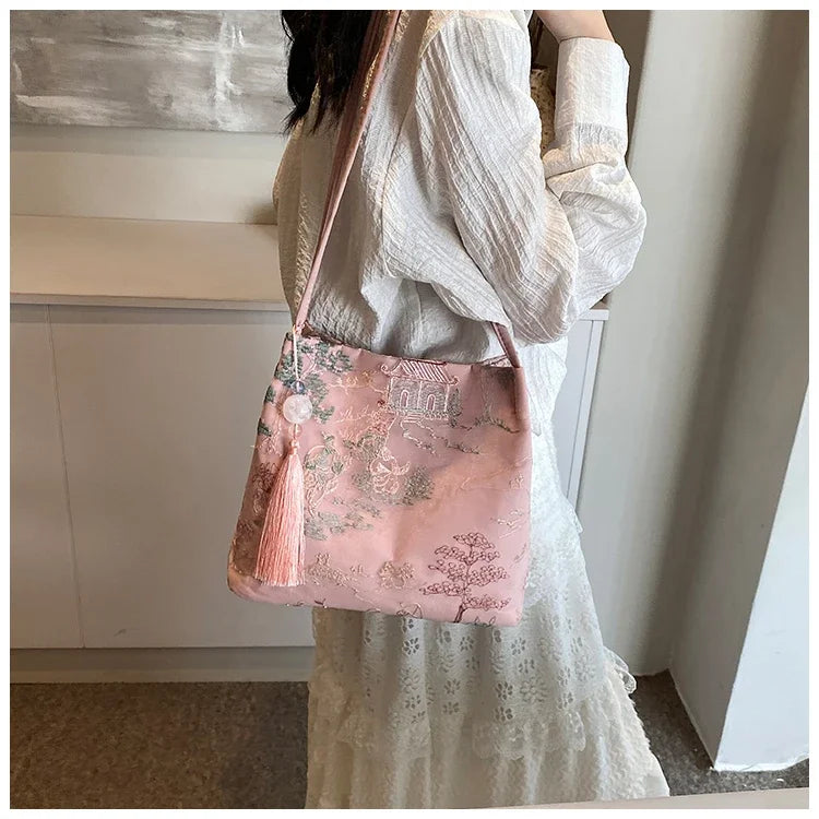 Exquisite Retro Embroidery Shoulder Bags High Quality Sense of Luxury Unique Design Tote Bags for Women 2024 Hot Chinese Style