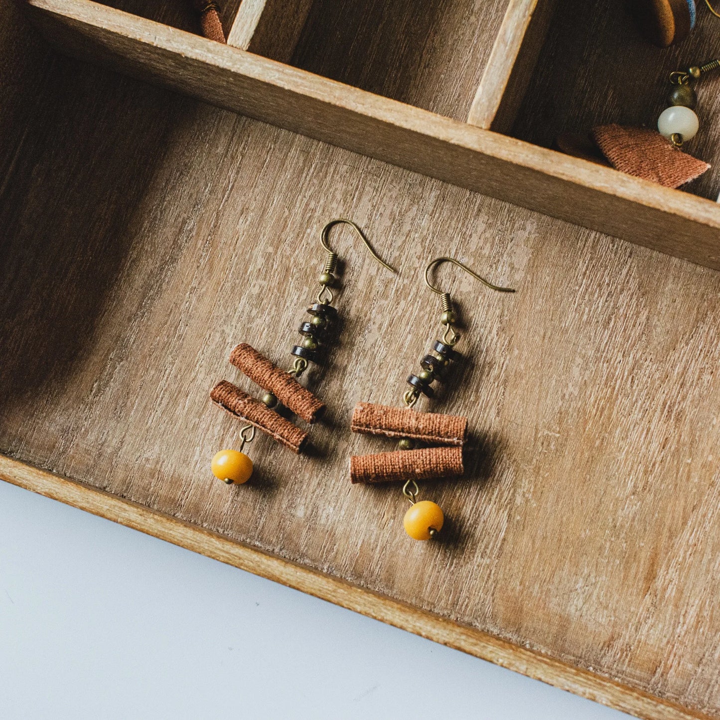 New Chinese handmade jewelry grass and wood dyed earrings niche design ethnic style Chinese style temperament premium feeling