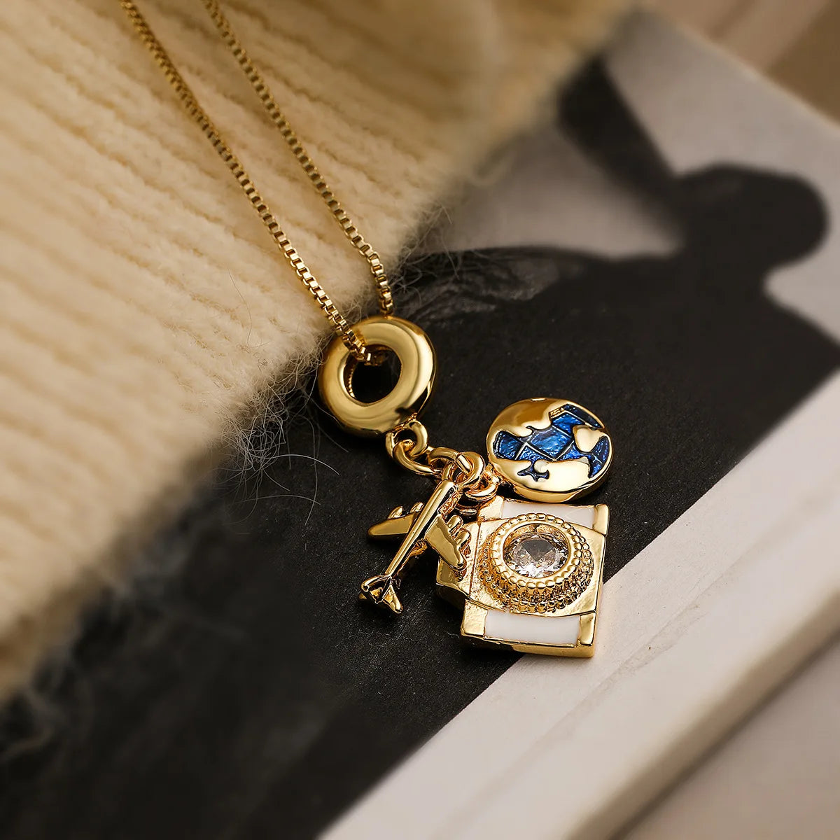 2023 Trendy Gold Color Box Chain Necklace Expoxy Oil Dripping Plane Camera Circle Pendant Necklaces For Women Girl Party Jewelry