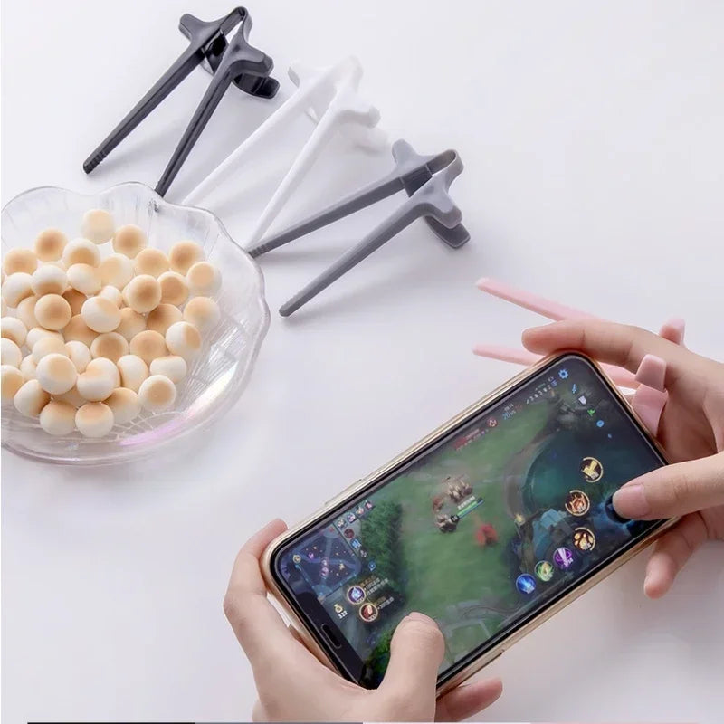 Play Games Finger Chopsticks Phone Accessory Kitchen Tool Lazy Assistant Clip Snacks Not Dirty Hand Free Hands Snack Chopsticks