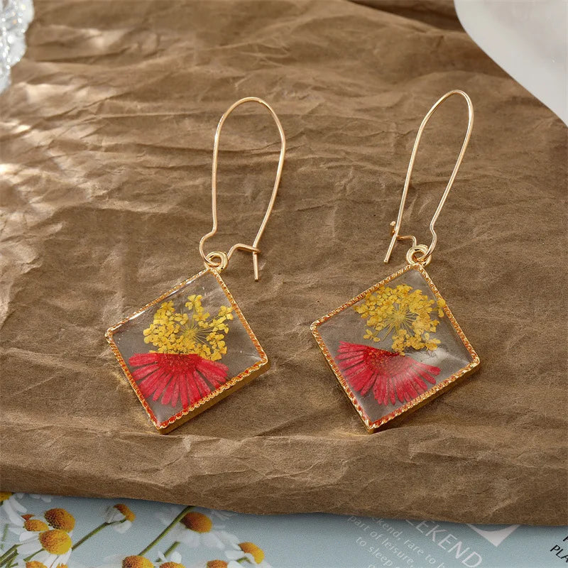 Unique Dried Flower Earrings Women Fashion Colorful Real Floral Earrings Creative Resin Epoxy Immortal Flower Earrings Jewelry