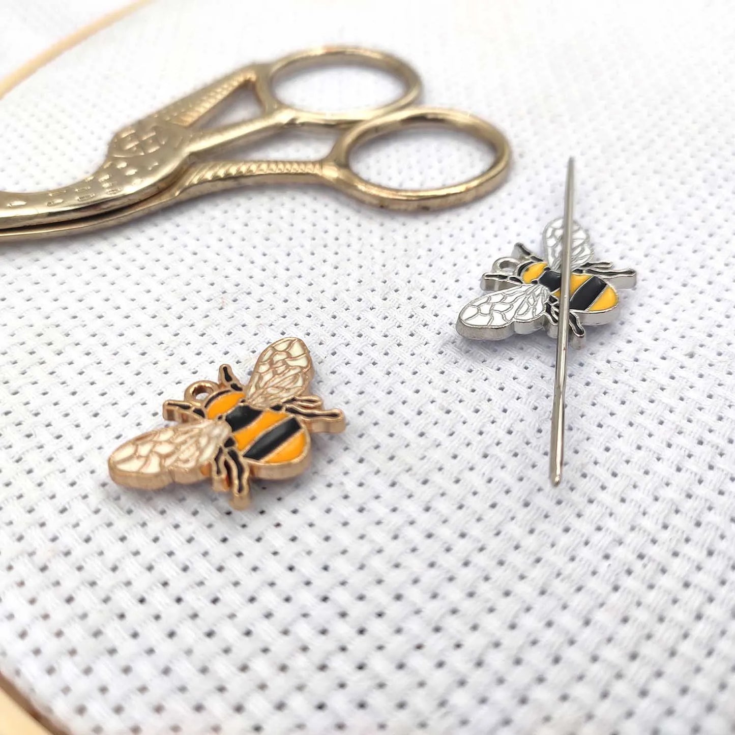 Magnetic Needle Minders Sewing Magnet Set of 2 Bees Needle Keeper Finder Embroidery Accessories Needle Nanny Holders Sew Gift