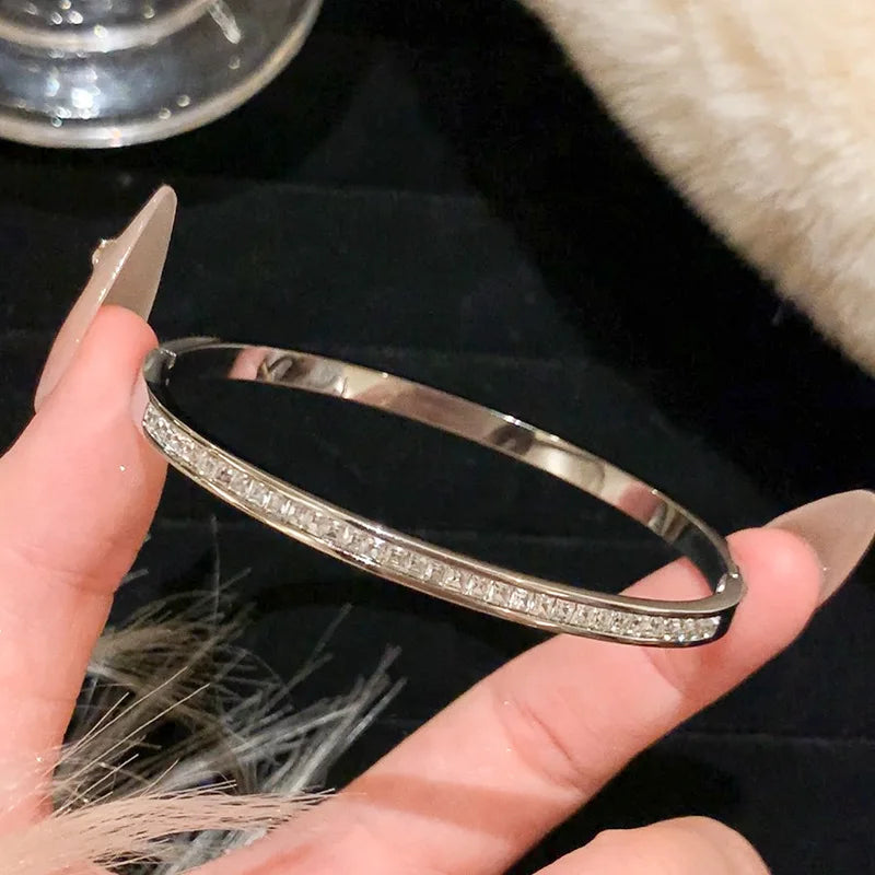 Punk Gold /Silver Color Stainless Steel Colorfast Horseshoe Buckle Bracelet for Women Fashion Light Luxury Jewelry Wholesale